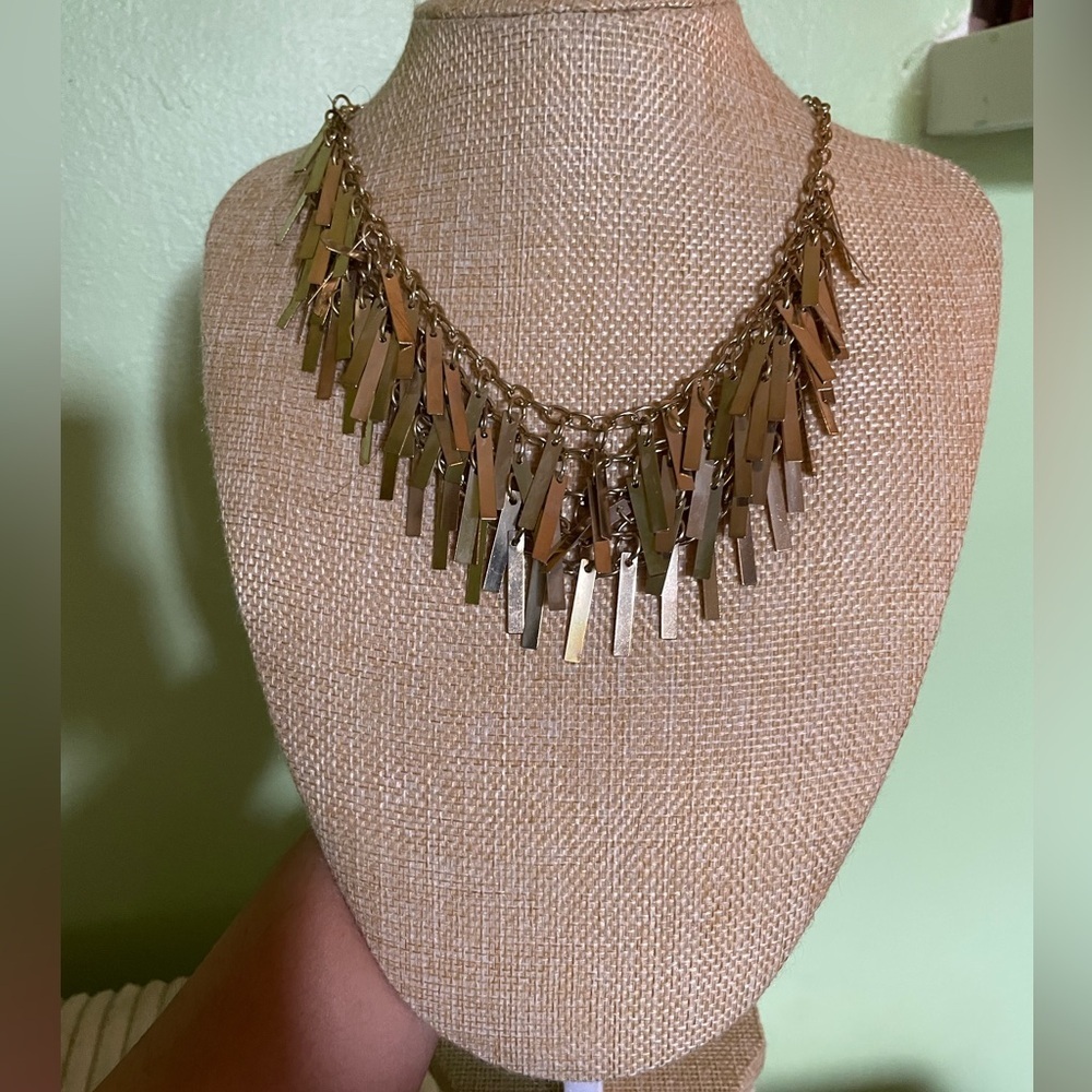 Lovely gold fringe necklace